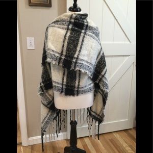 Charter Club black and white poncho wrap, one size